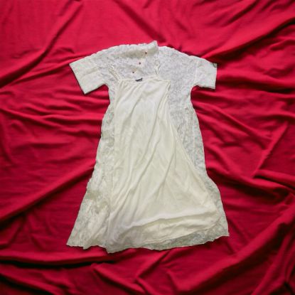 Imagen de Vestido blanco transparente con fondo