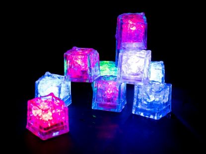 Imagen de San y Kad Cubos Con Luz LED Luminosos Para Decoraciones o Fiestas 24 piezas
