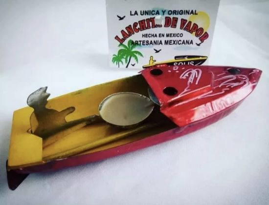 Imagen de Lanchita de vapor mexicana hecha de lamina artesanal 