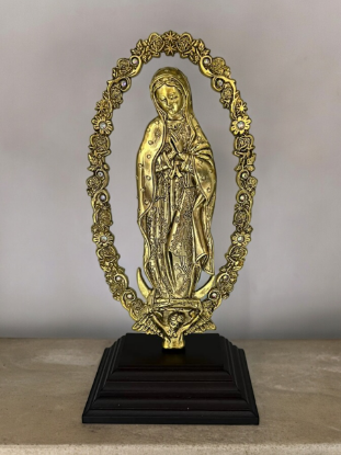 Imagen de Virgen De Guadalupe En Baño De Oro y Base de Madera