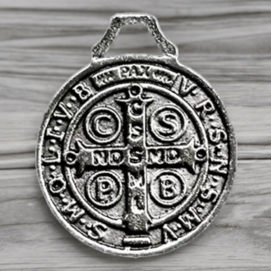 Imagen de Medalla De San Benito Metálica, Paquete 12 Piezas.