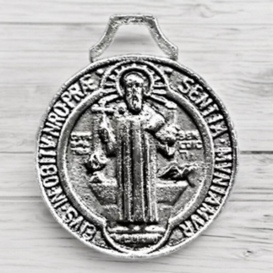 Imagen de Medalla De San Benito Metálica, Paquete 12 Piezas.