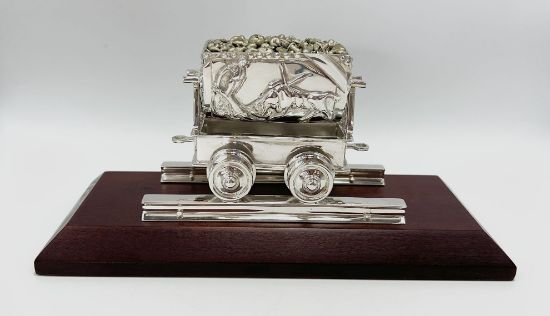 Imagen de Escultura carrito minero